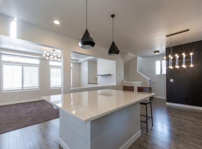 Building Photo - 364 S 780 E