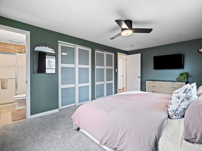 Building Photo - 32071 Lake Rd