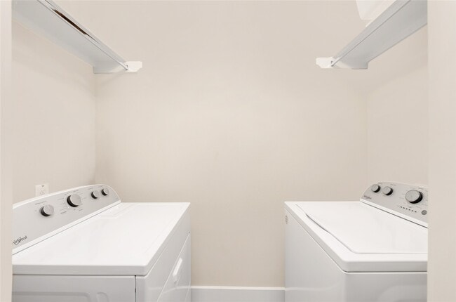 Building Photo - 211 Milby St