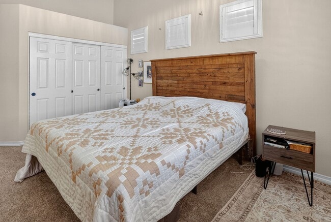 Building Photo - 1528 Knoll Park Glen