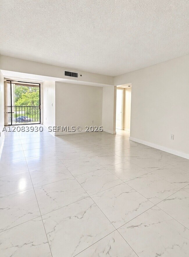 Building Photo - 8760 SW 133rd Ave
