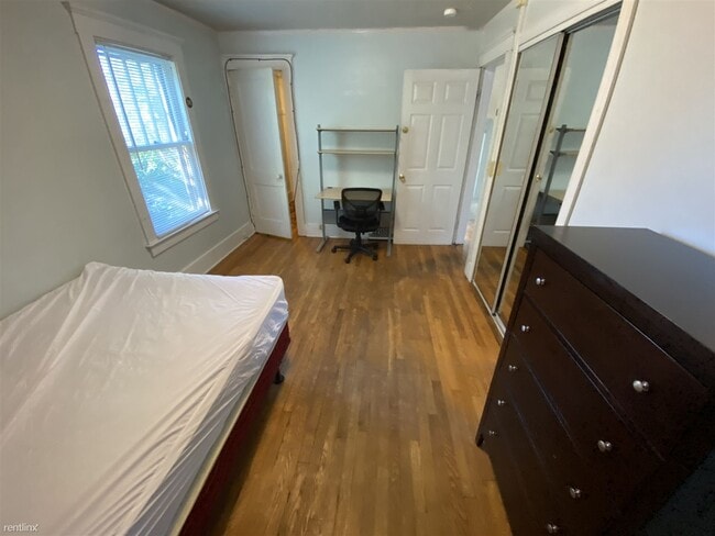 Building Photo - 7 br, 3 bath House - 954 Greenwood Ave