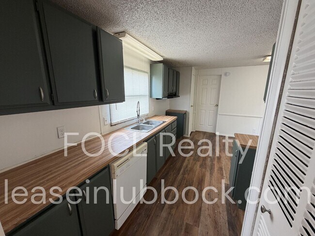 Building Photo - 3 Bed, 2 Bath Mobile Home in Roosevelt School District