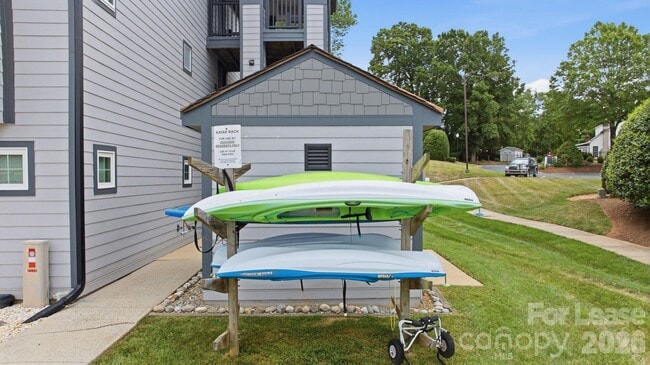 Building Photo - 18865 Vineyard Point Ln