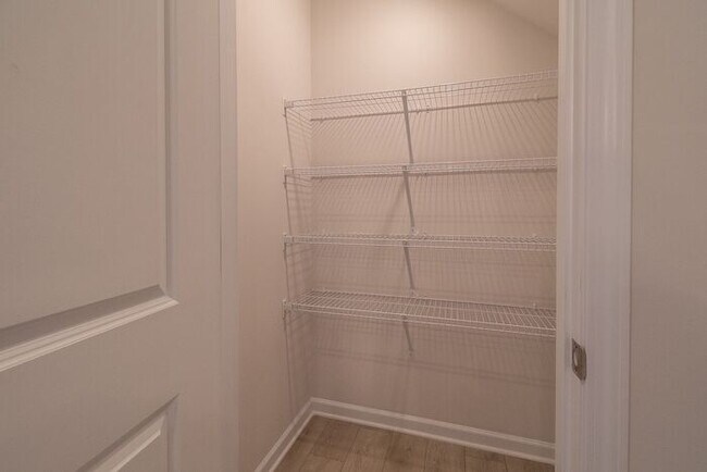 Building Photo - Beautiful Brand New 3 Bedroom 2.5 Bath Townhome in Hickory Glen!