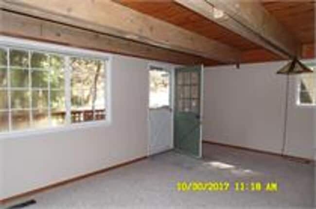 Building Photo - Crystal Falls Home