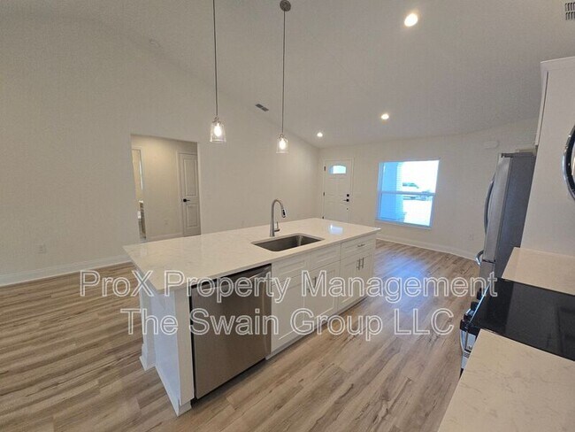 Building Photo - 803 Allison Pl