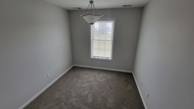 Building Photo - Welcome To An Adorable And Well-Maintained 3-Bedroom Home