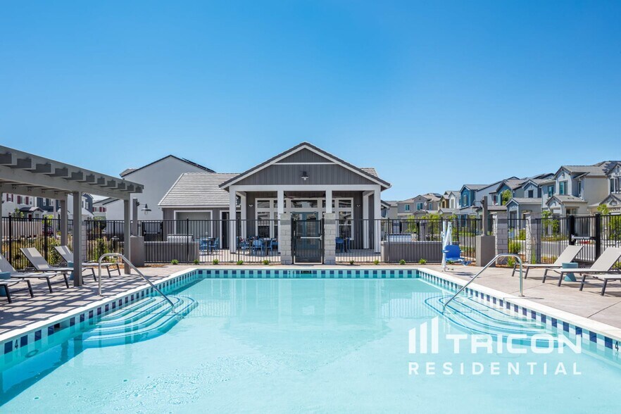 Building Photo - 2037 Comstock Ln