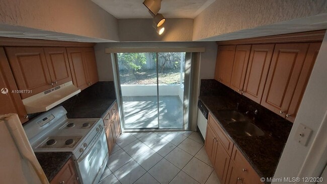 Building Photo - 8360 NW 25th Ct