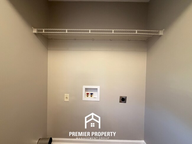 Building Photo - Beautiful 2-Story 3BR/2.5BA Bartlett Home | 1,632 Sq Ft, Vaulted Primary & Back Patio