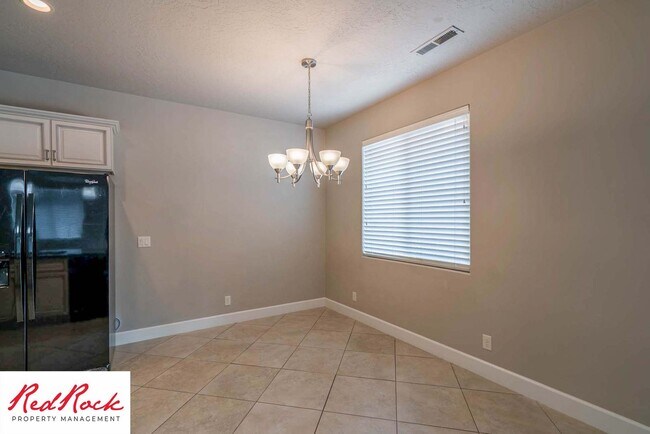 Building Photo - 4 Bedroom Home Near Golf Courses In St. George