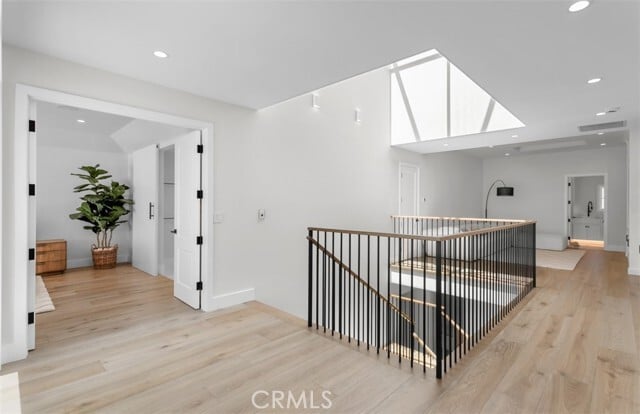 Building Photo - 2401 Bayshore Dr