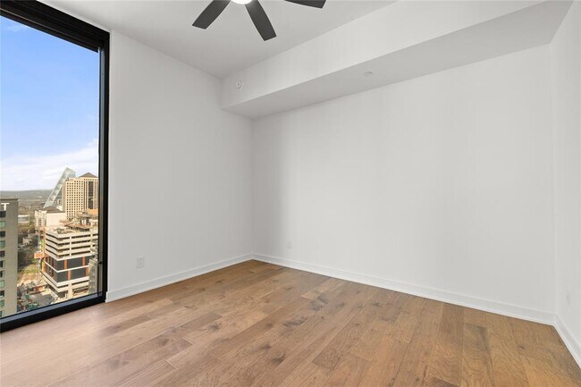 Building Photo - 84 East Ave