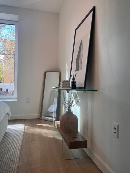 Building Photo - 329 Pacific Ave