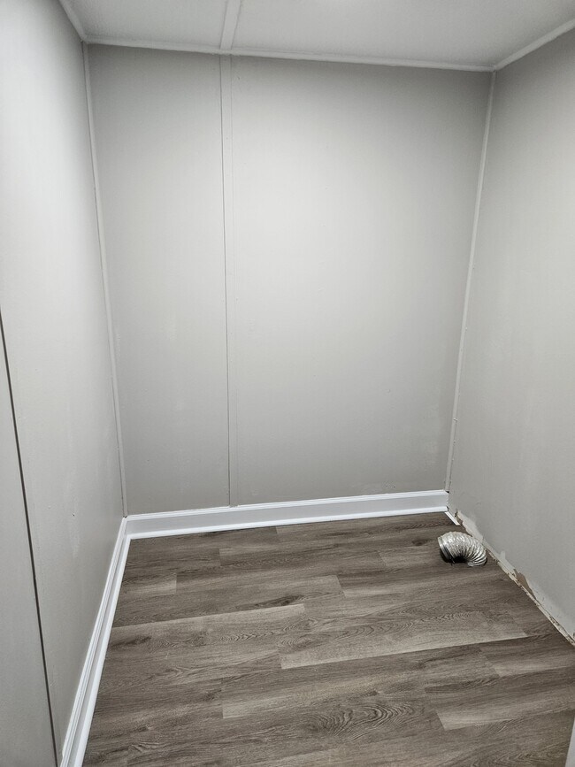 Building Photo - 118 Oakridge Dr