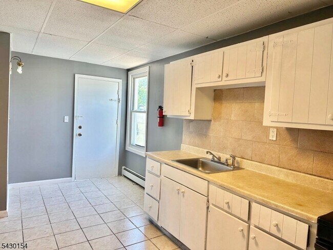 Building Photo - 841 Rebecca Pl