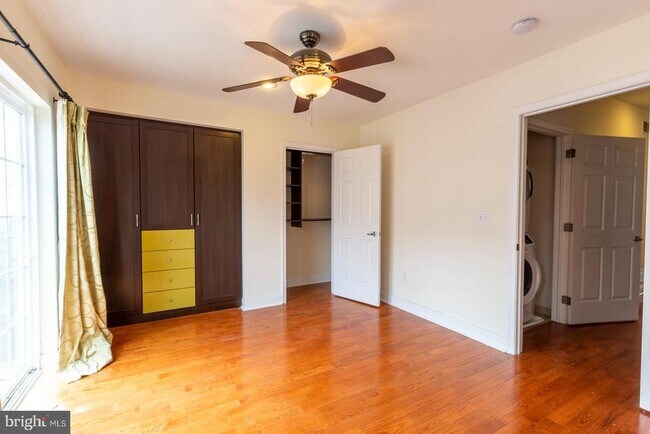 Building Photo - 1017 Dorrance St