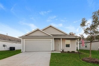 Building Photo - 1613 Parlier St