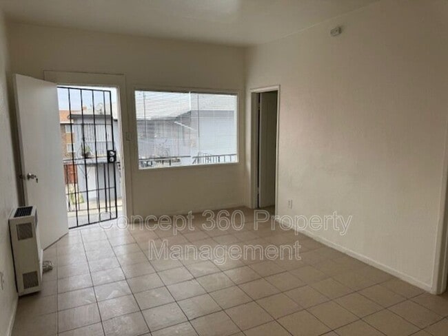 Building Photo - 758 Cerritos Ave