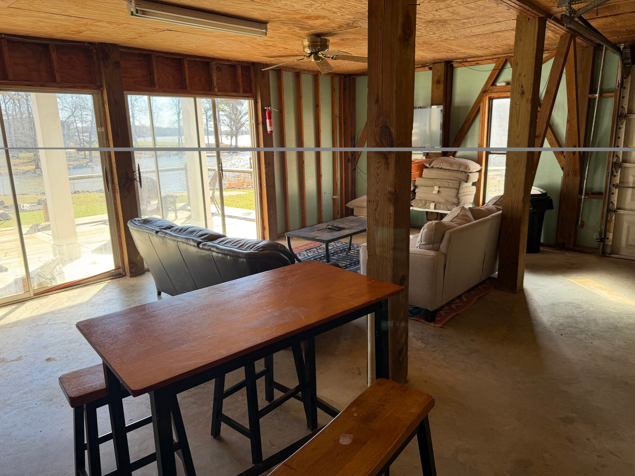 Building Photo - 179 Morninglow Dr