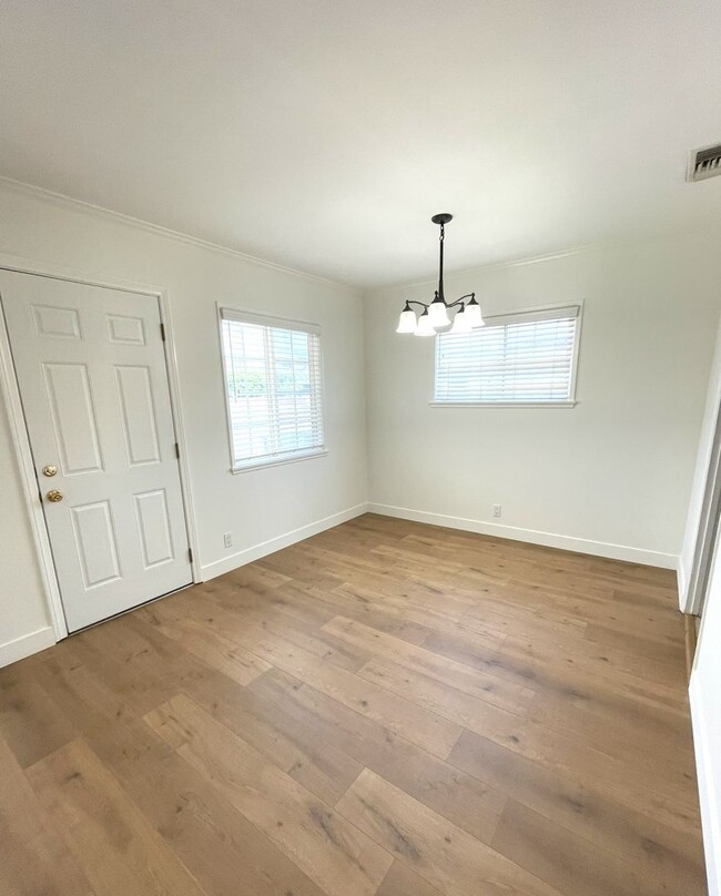 Building Photo - 3 bedroom immaculate home in Southwest Tor...