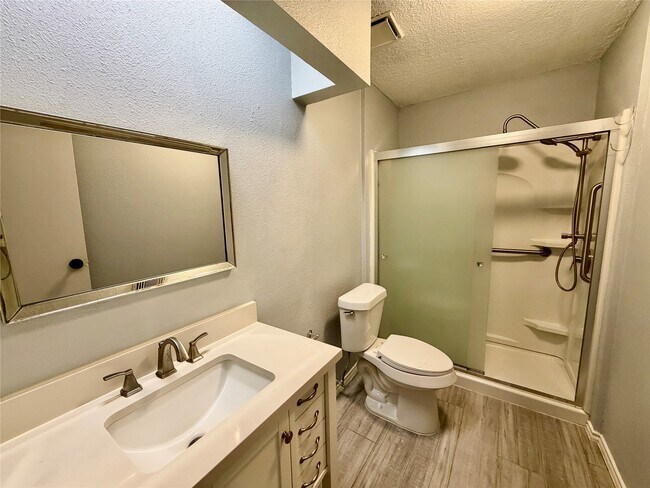 Building Photo - 19335 Diversion Dr