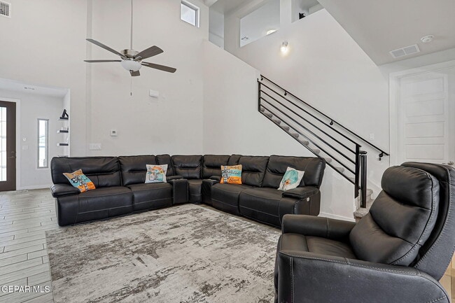 Building Photo - 12622 Zollinger Ave