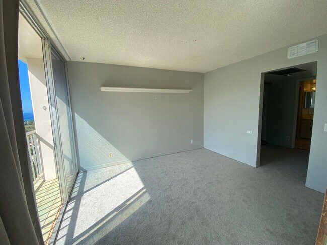 Building Photo - One Bedroom at Makaha Valley Towers