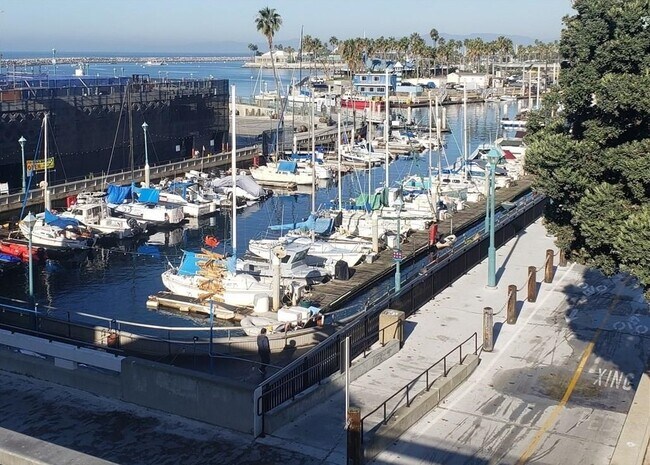 Fishing Boat Harbor - 120 The Vlg