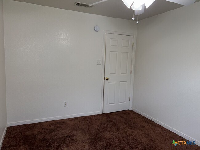 Building Photo - 308 Cedar Ridge Dr