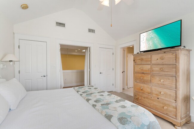 Building Photo - 10 Boardwalk Ln