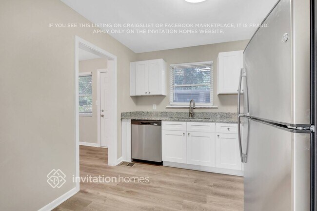 Building Photo - 5815 Oliver St