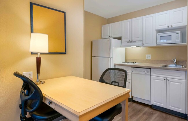 Building Photo - Furnished Studio-Orlando - Convention Ctr ...