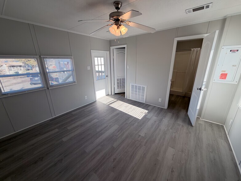 Building Photo - 110 N Michigan St