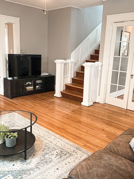 Living Area - 2332 E Washington Ave