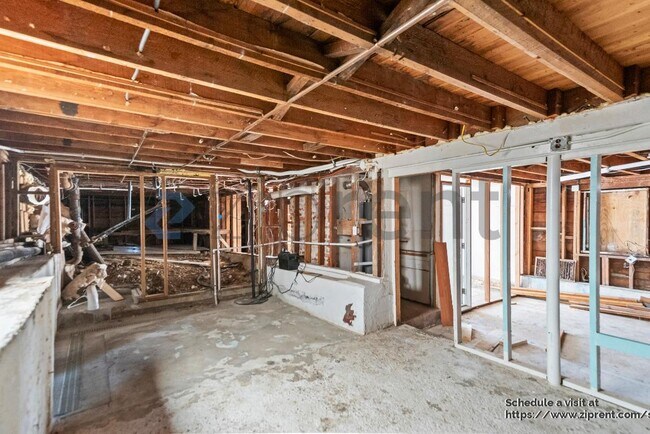 Building Photo - 2617 78th Ave