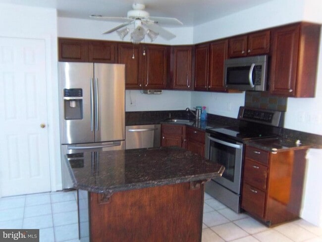 Building Photo - 20320 Cedarhurst Way