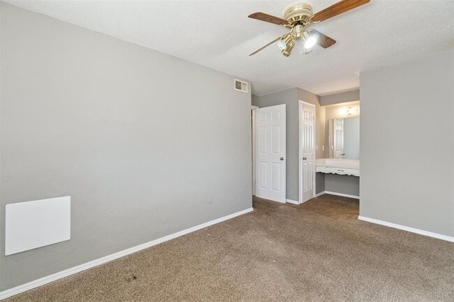 Building Photo - 4009 Vickie Dr