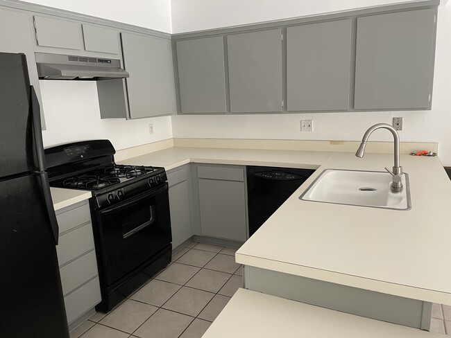 Building Photo - 4150 Lake Harbor Ln