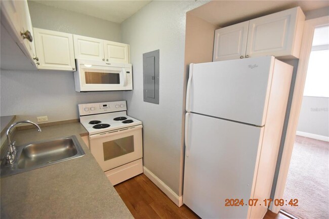 Building Photo - 1301 S Howard Ave