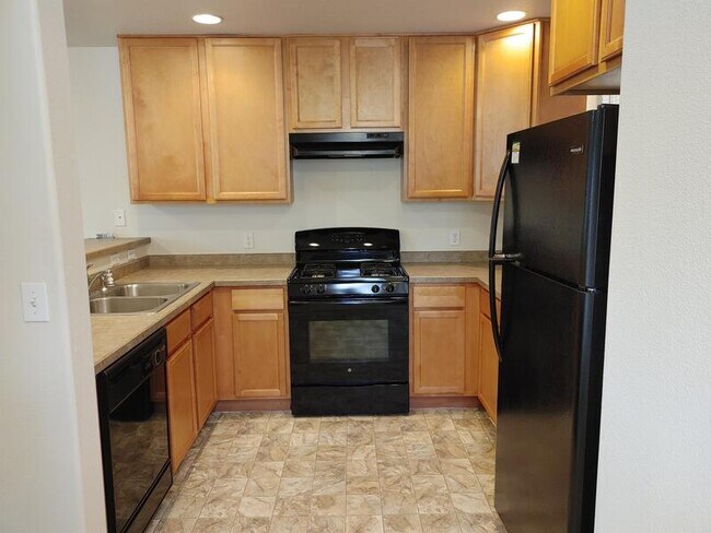 Building Photo - 2250 SW 21st St