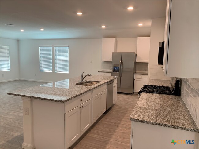 Building Photo - 458 Fairy Duster Dr