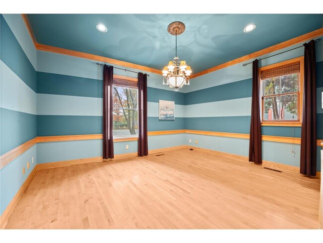 Building Photo - 1560 Bluff Creek Dr