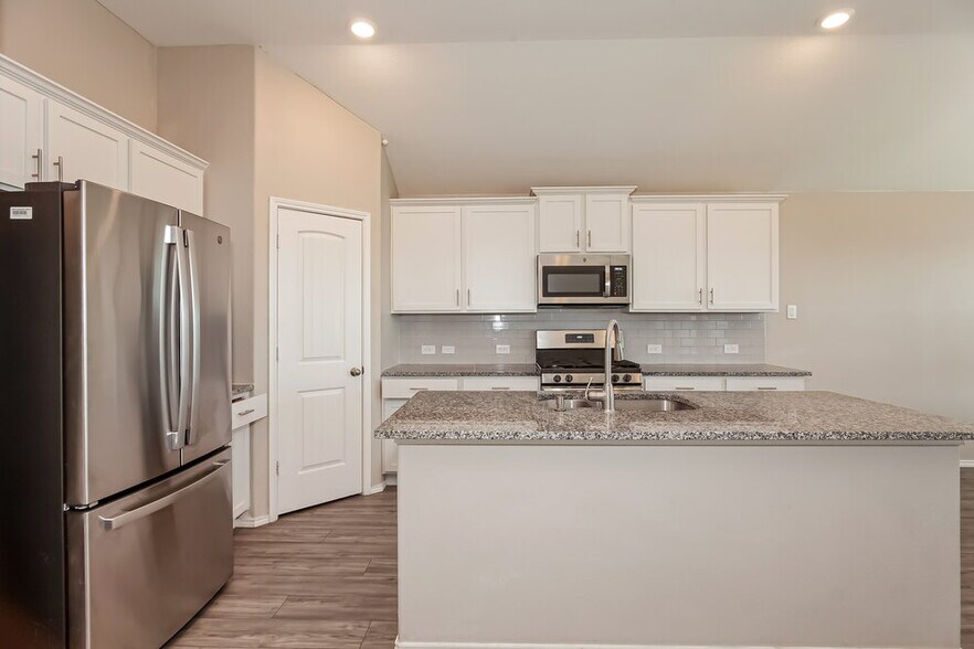 Building Photo - 14432 Leadrope Cir