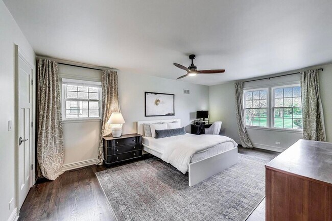 Building Photo - 511 S Dwyer Ave