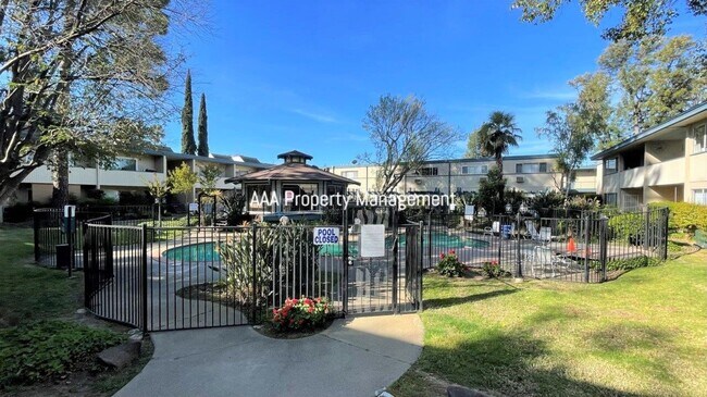 Building Photo - Concord Beautiful remodeled 1 bedroom 1 bath condo! Central location
