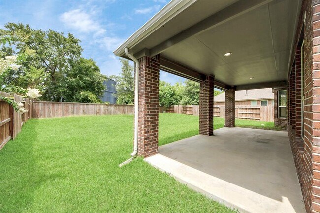 Building Photo - 12006 Emery Oaks Ln