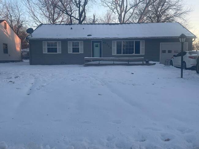 Primary Photo - 3 bedroom 1 bath near Huntoon and Fairlawn