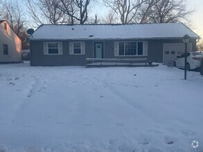 Building Photo - 3 bedroom 1 bath near Huntoon and Fairlawn